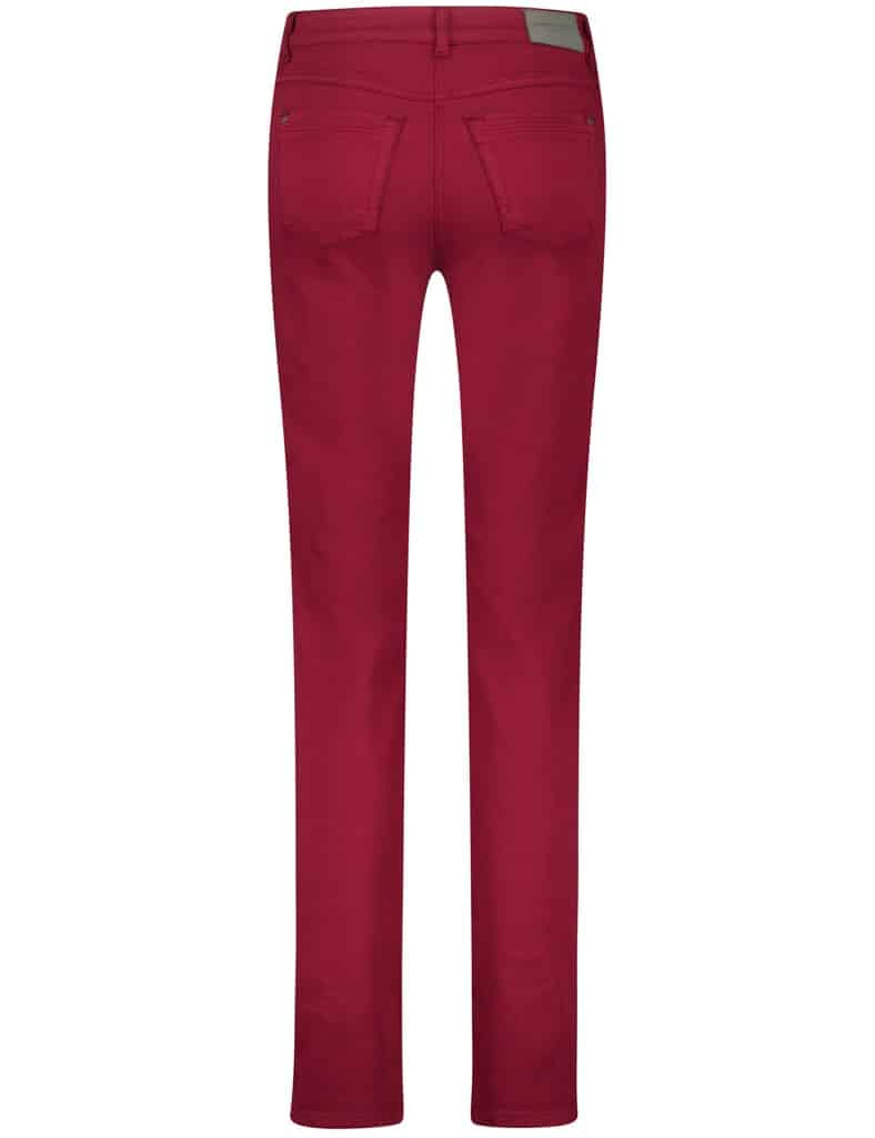 ג'ינס עם חמישה כיסים