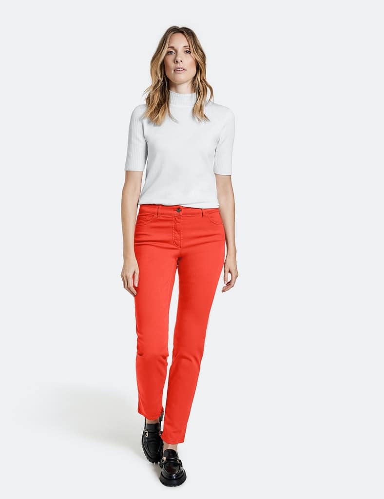 ג'ינס עם חמישה כיסים