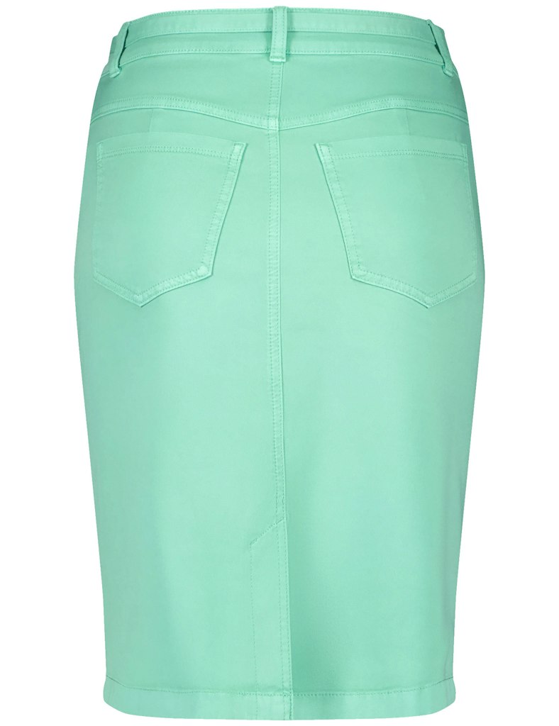 חצאית ישרה בגזרה צמודה