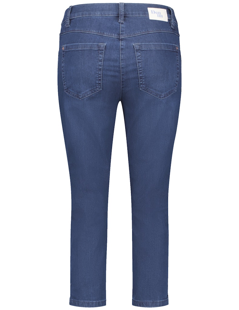 מכנסי ג'ינס סקיני בגזרה צמודה