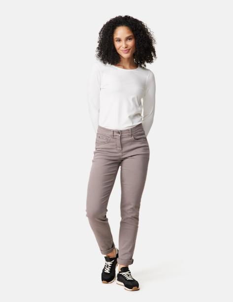 מכנס ג'ינס בגזרת צמודה