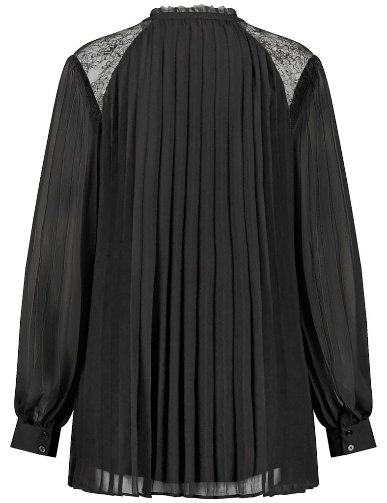 חולצה שחורה אלגנטית עם קפלים