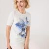 טי-שירט אלגנטית עם טאצ' ייחודי