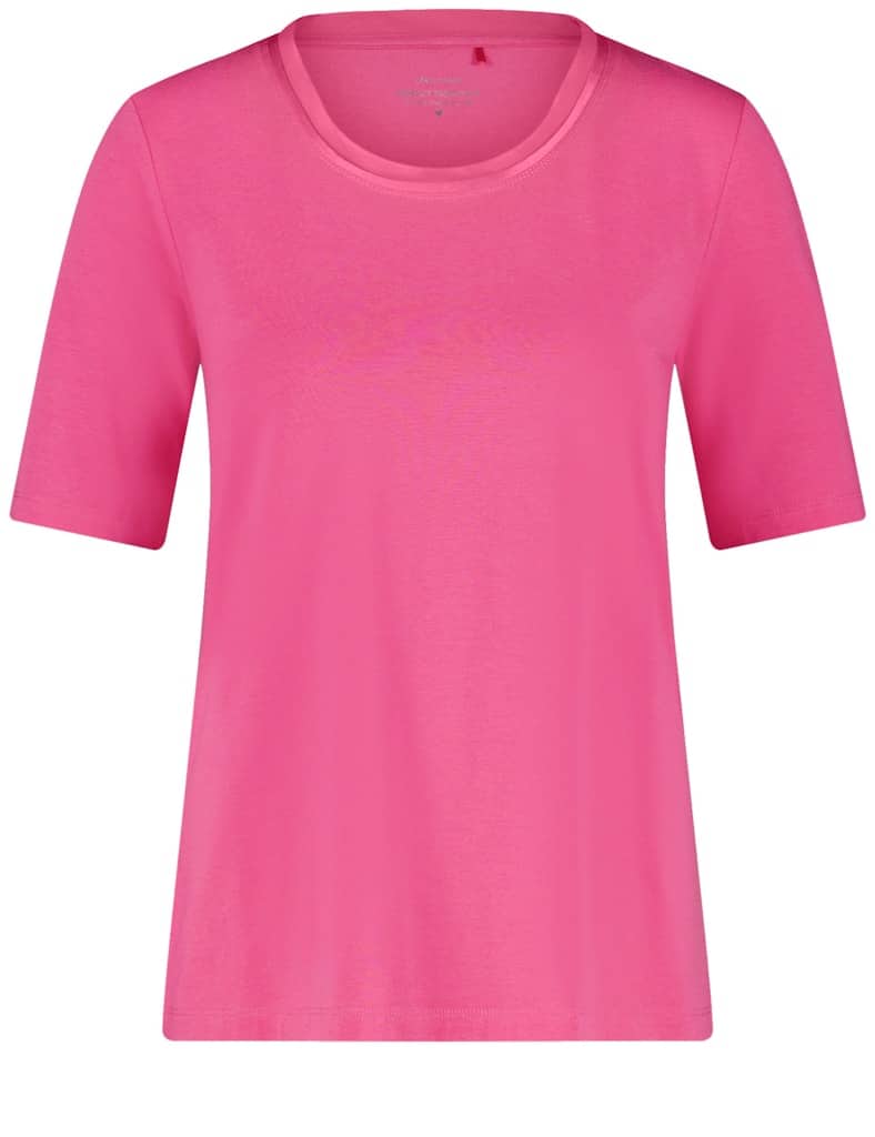 טי-שירט חלקה בגזרה קלאסית