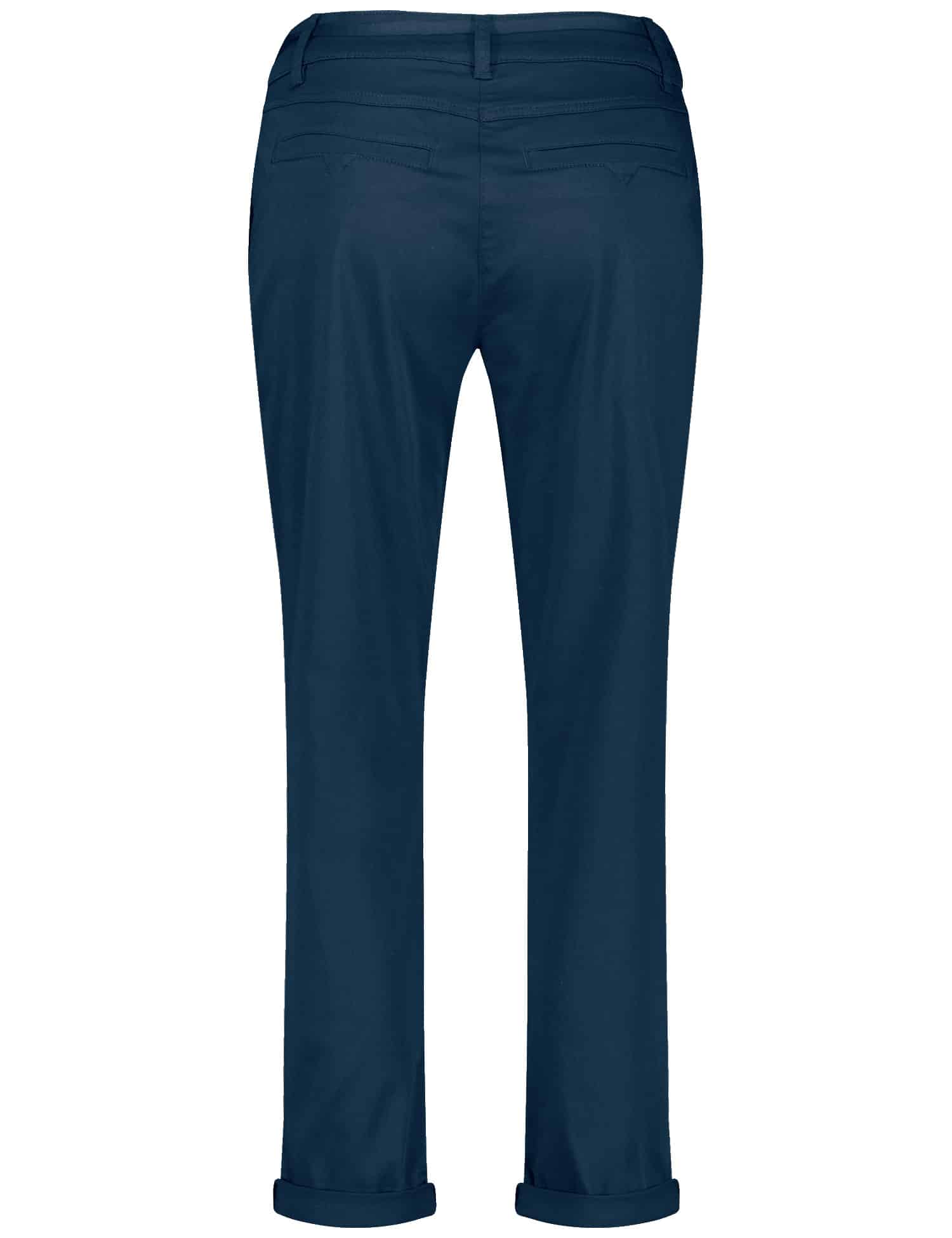 מכנסיים אלגנטיים בגזרה מחטבת