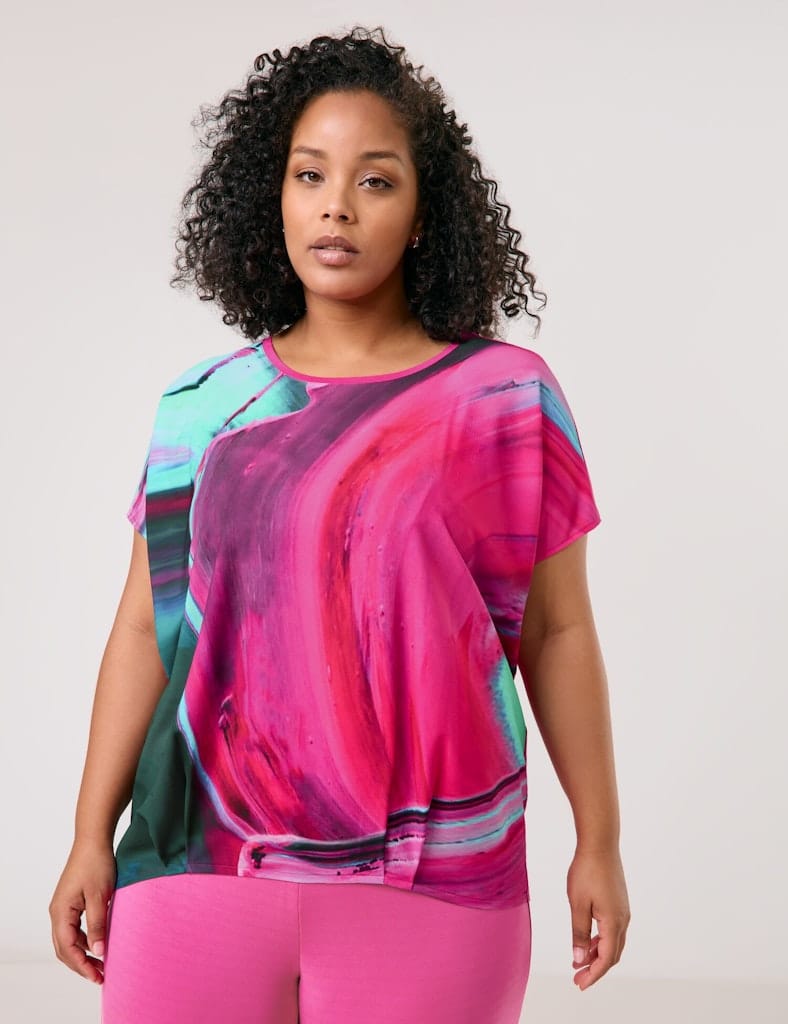 חולצה צבעונית ונועזת