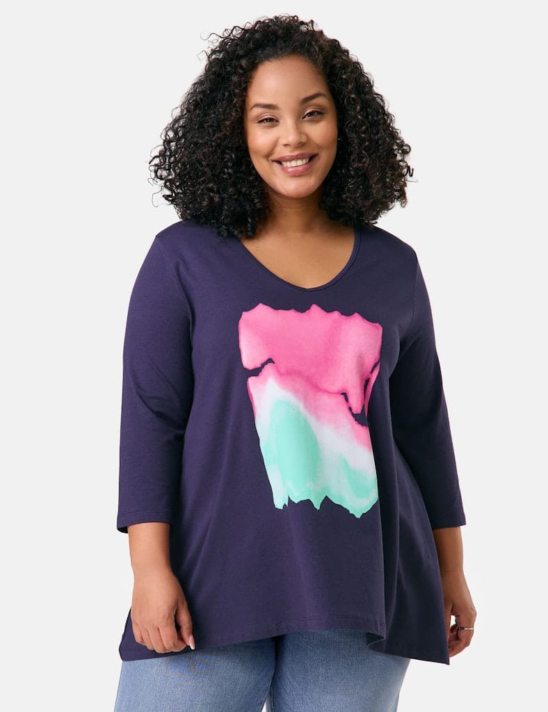 חולצה בגזרה רחבה ומשוחררת