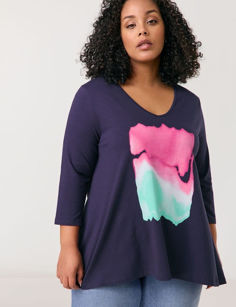 חולצה בגזרה רחבה ומשוחררת