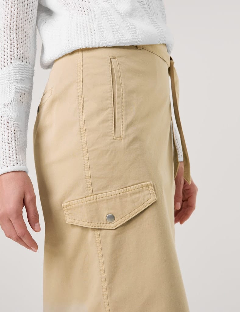 חצאית בעיצוב עוטף עם קשירה