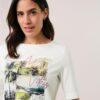GERRY-WEBER-_2251_9055_570269-35010_4 טי שירט לבנה עם גלויה מצויירת