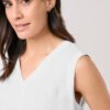 GERRY-WEBER-_2251_99600_560060-31471_9 גופיה בגזרת V מחמיאה ובד פשתן טבעי ונושם