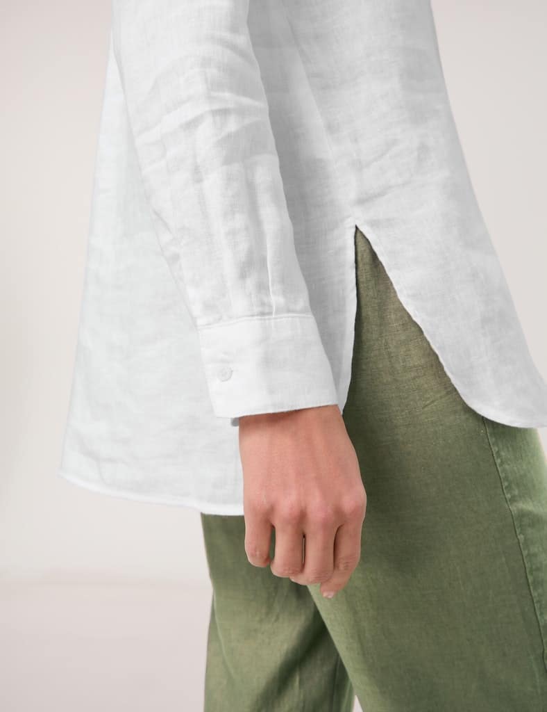 מכופתרת לבנה שיקית ונוחה