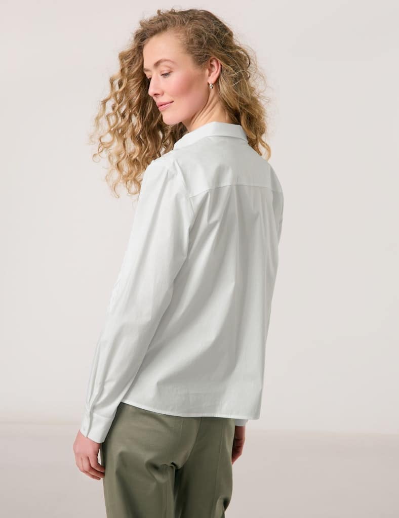 GERRY-WEBER-_2251_99600_560120-31415_8 מכופתרת לבנה בדוגמת פרחים