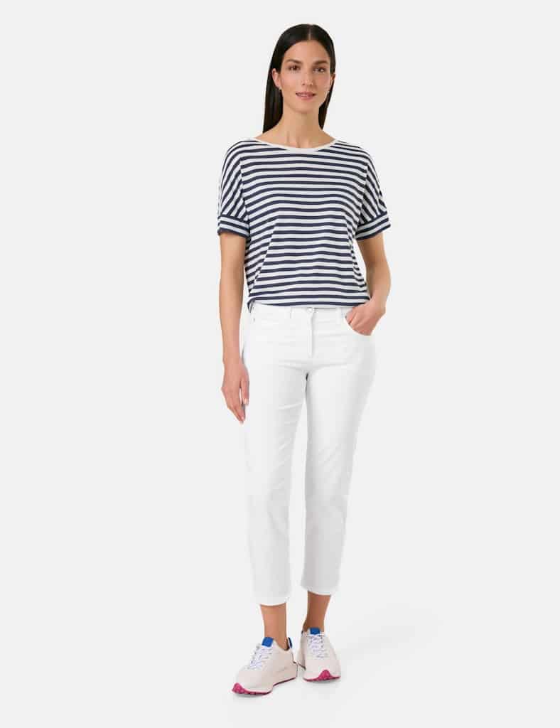 מכנס ג'ינס 3/4 בגזרה סקיני