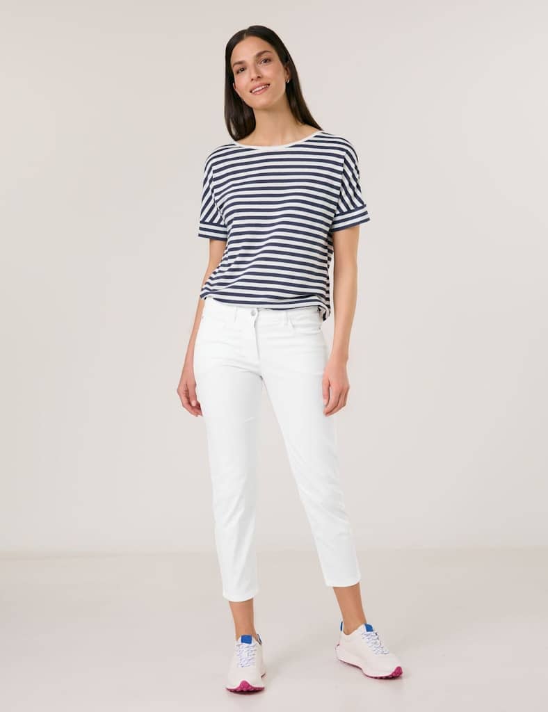 מכנס ג'ינס 3/4 בגזרה סקיני