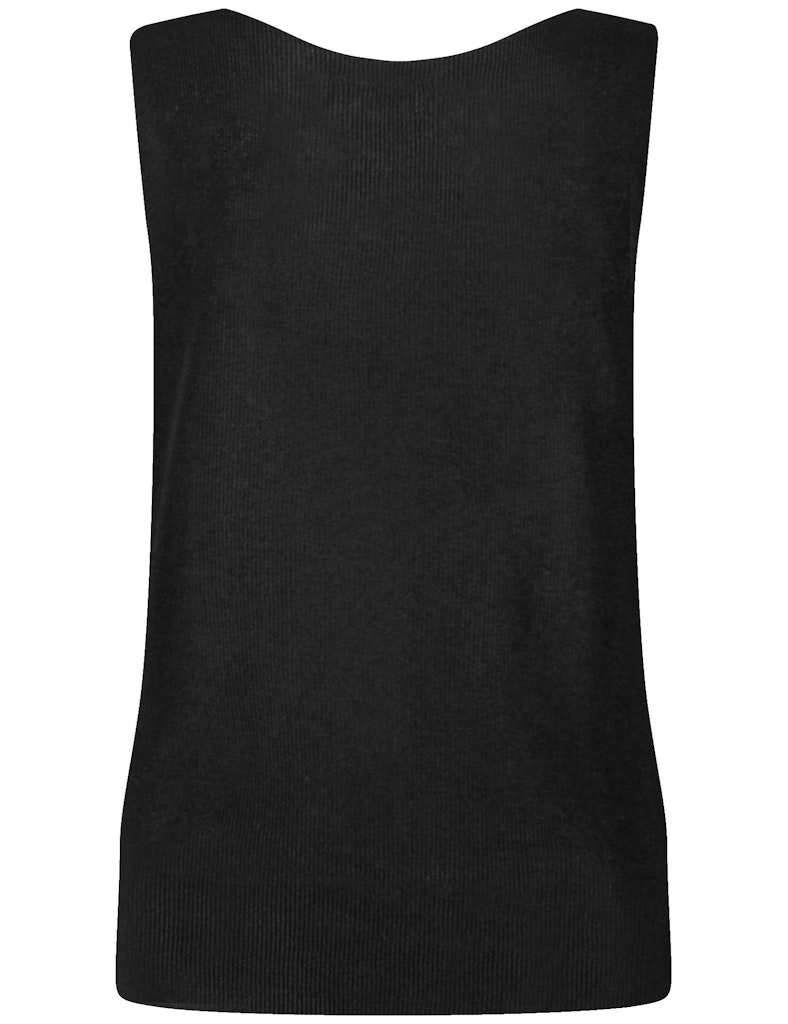 גופיית סריג אלגנטית וקלילה