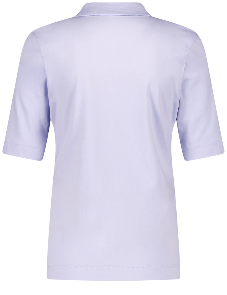 חולצת פולו אלגנטית