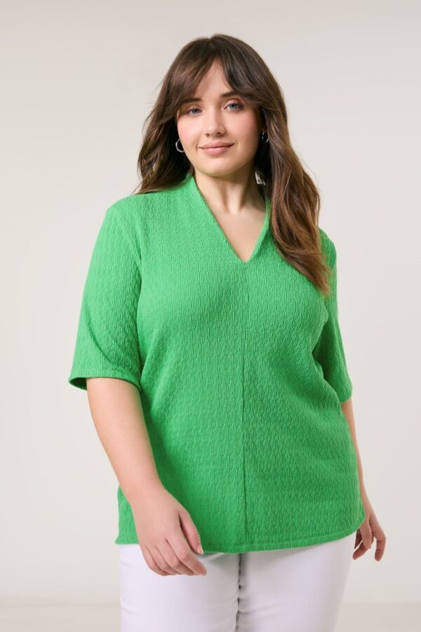 Sale 65 חולצה ירוקה בטקסטורה מיוחדת