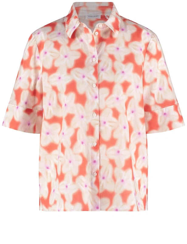 מכופתרת פרחונית קלילה ונעימה