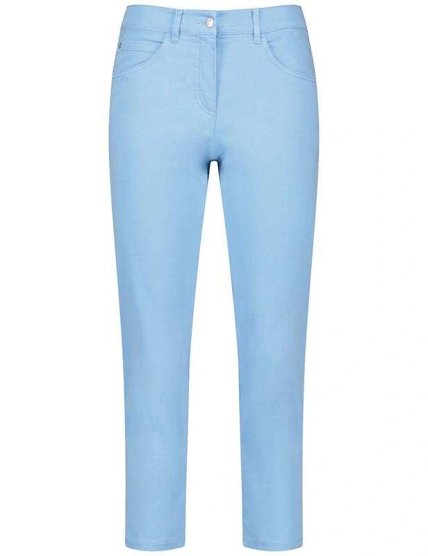 מכנס ג'ינס 3/4 בגזרה סקיני