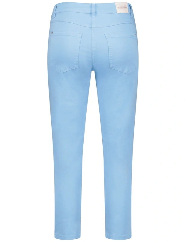 מכנס ג'ינס 3/4 בגזרה סקיני