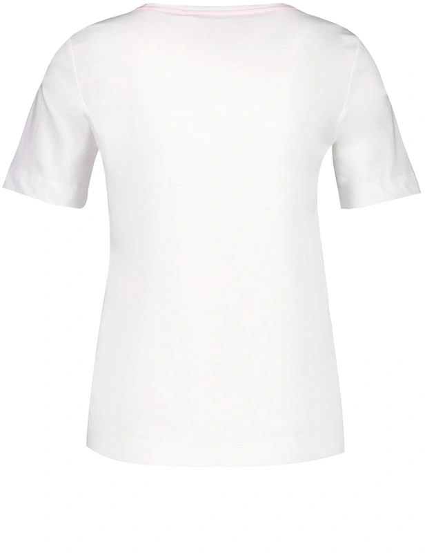 טי-שירט לבנה בשילוב הדפס