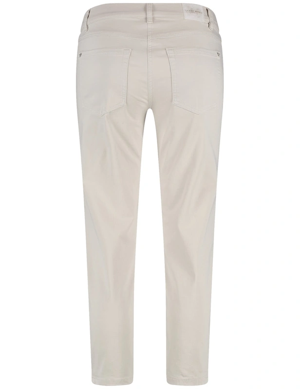 מכנס ג'ינס 3/4 בגזרה סקיני