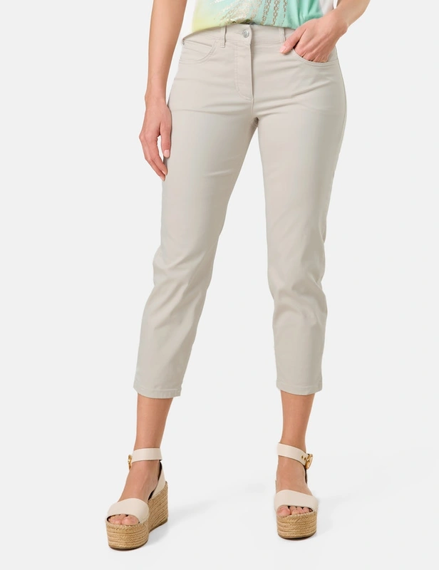 מכנס ג'ינס 3/4 בגזרה סקיני