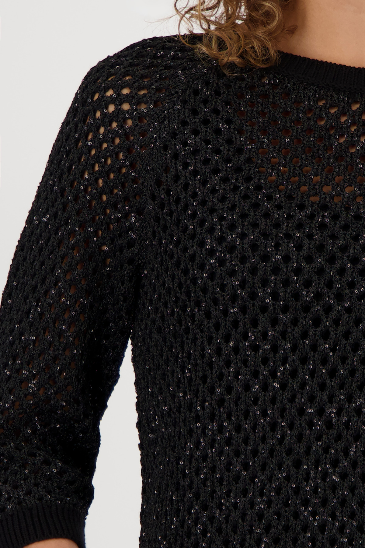 חולצת רשת שחורה מבד מבריק