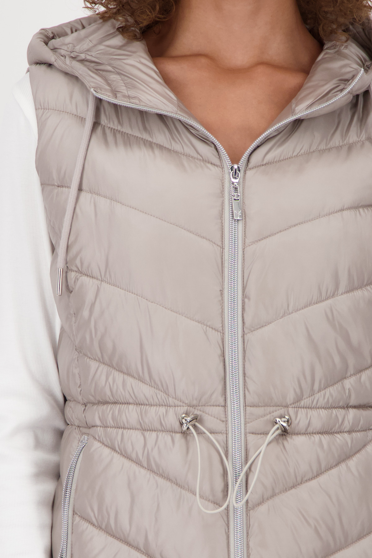 וסט בז' מבד מבריק