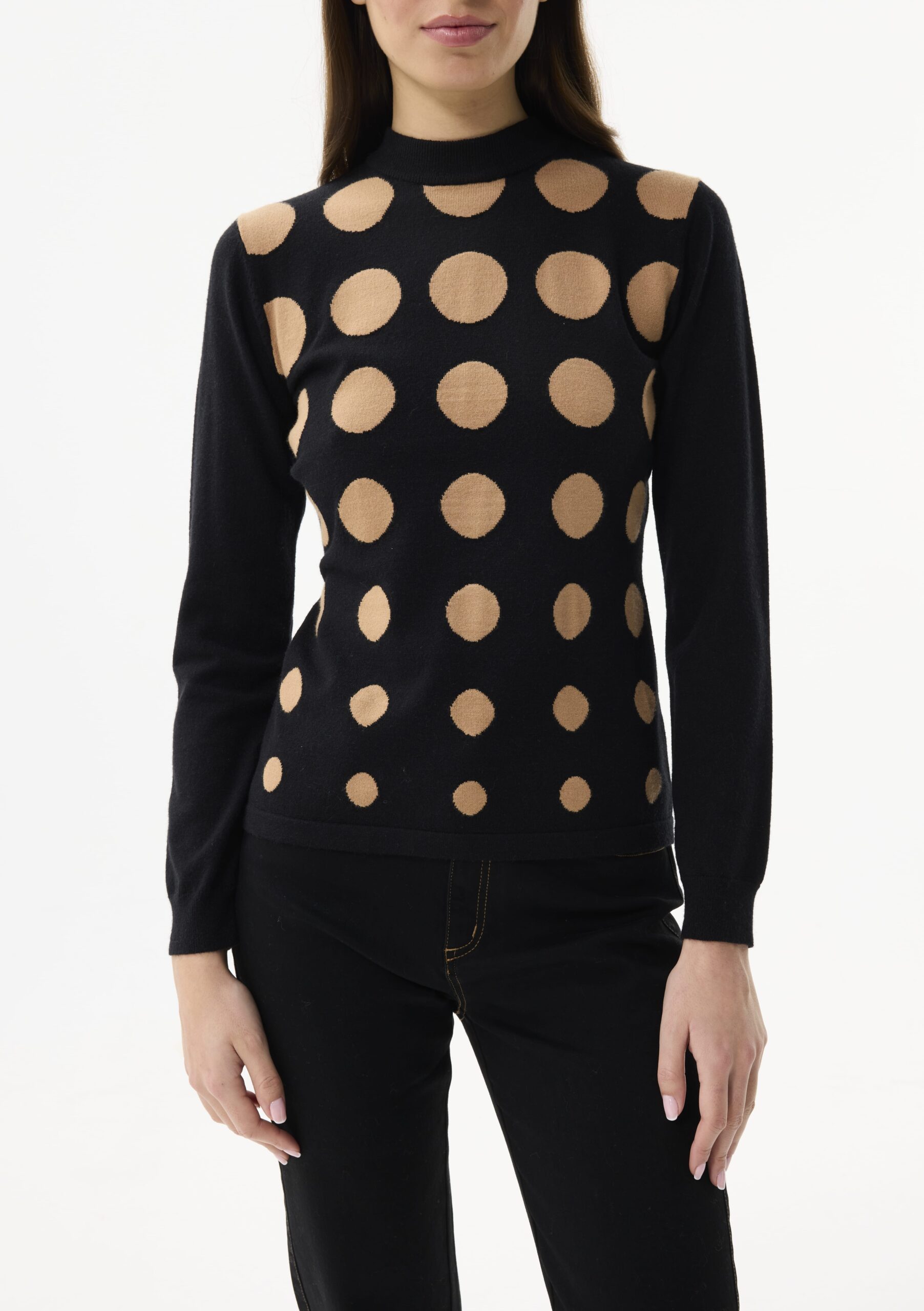 AW174-BLACKBEIGE_0559 חולצת סריג עם נקודות מבד נעים