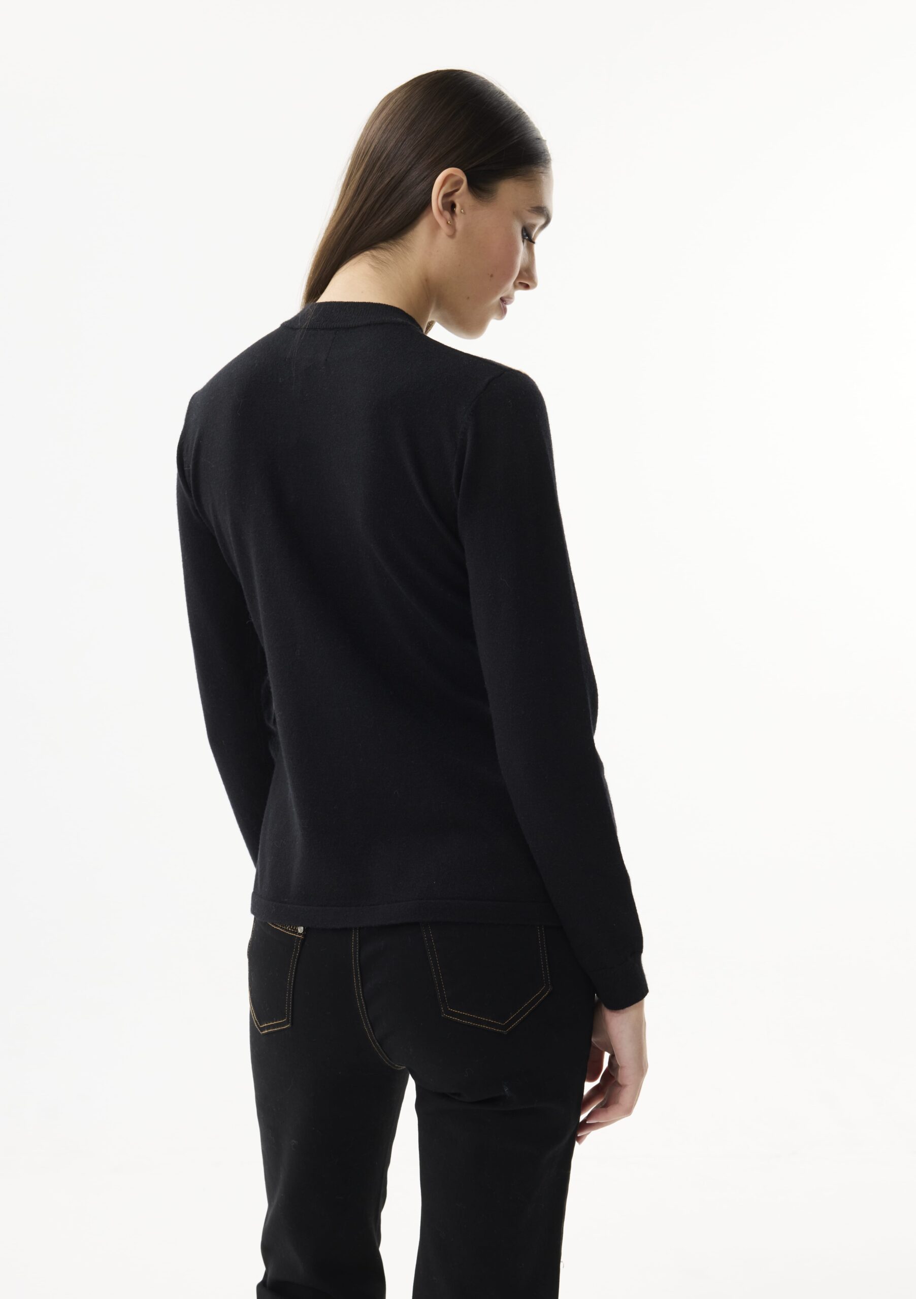 AW174-BLACKBEIGE_0563 חולצת סריג עם נקודות מבד נעים
