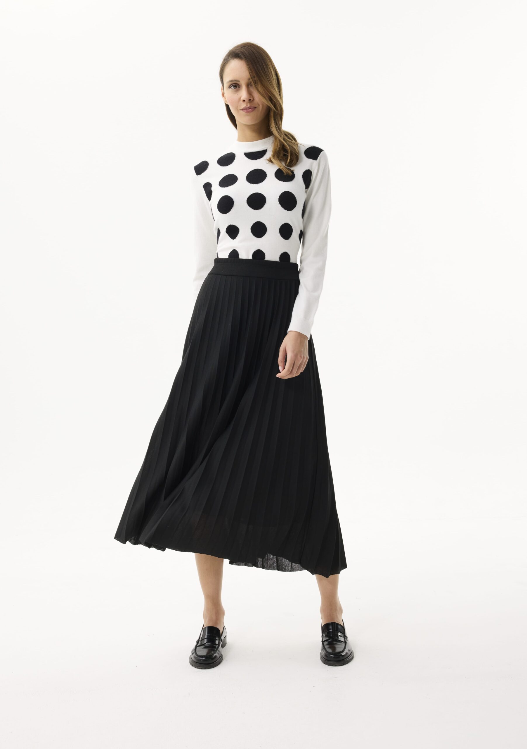 AW174-OFFWHITEBLACK_1245 חולצת סריג עם נקודות מבד נעים