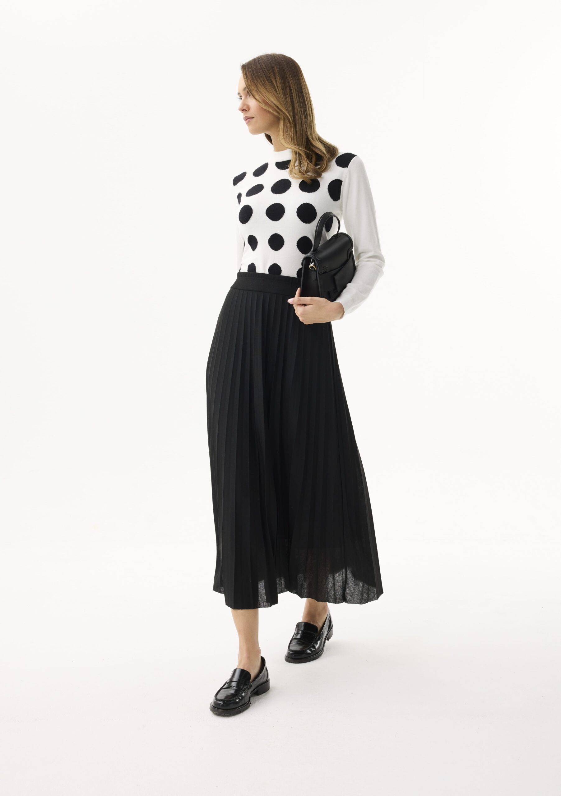 AW174-OFFWHITEBLACK_1249 חולצת סריג עם נקודות מבד נעים