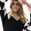 AW175-BLACKWHITE_0940 סריג שחור-לבן עם דוגמת זיגזג מבד נעים
