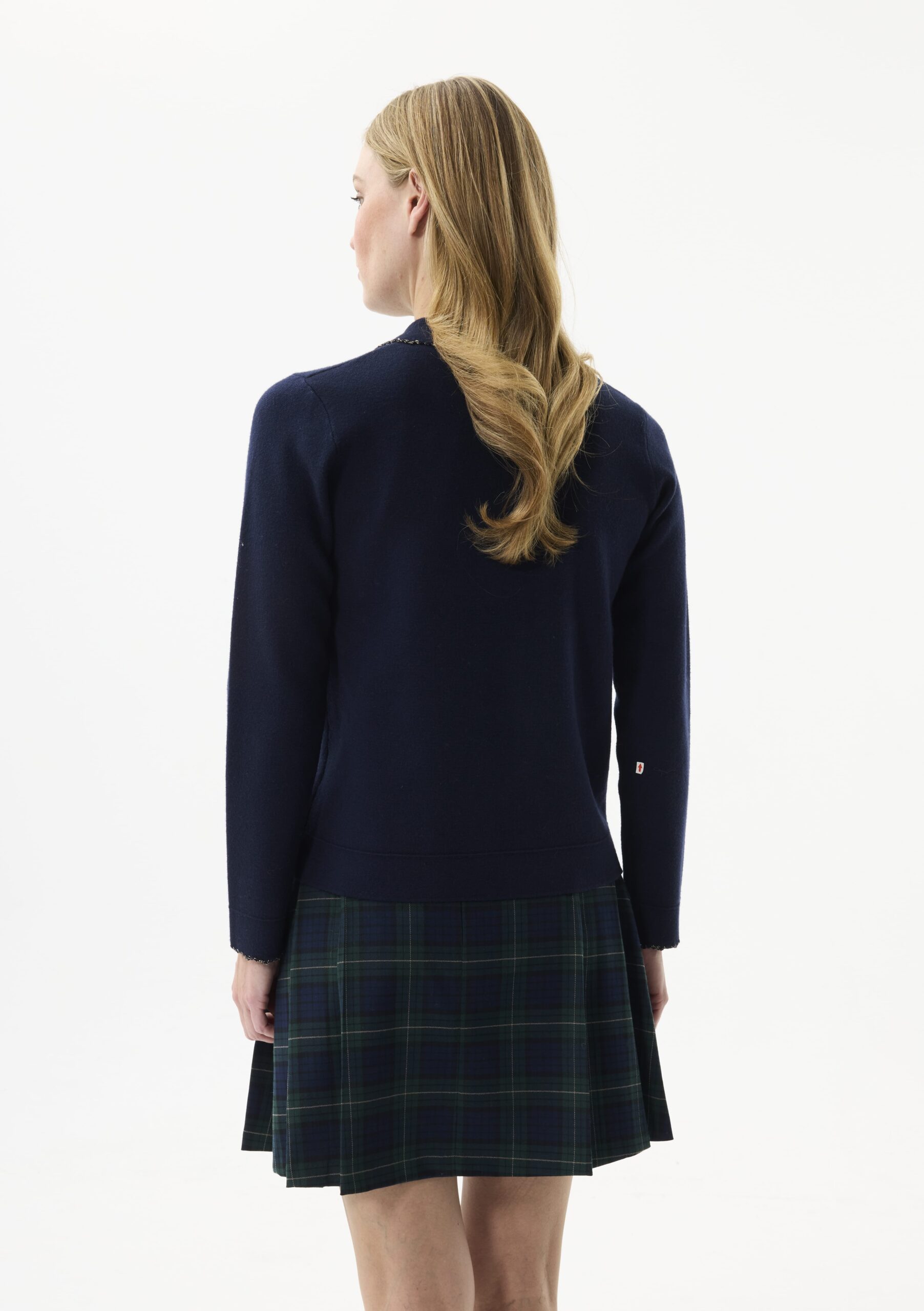 ג׳קט עם כיסים וכפתורים דקורטיביים מבד סריג