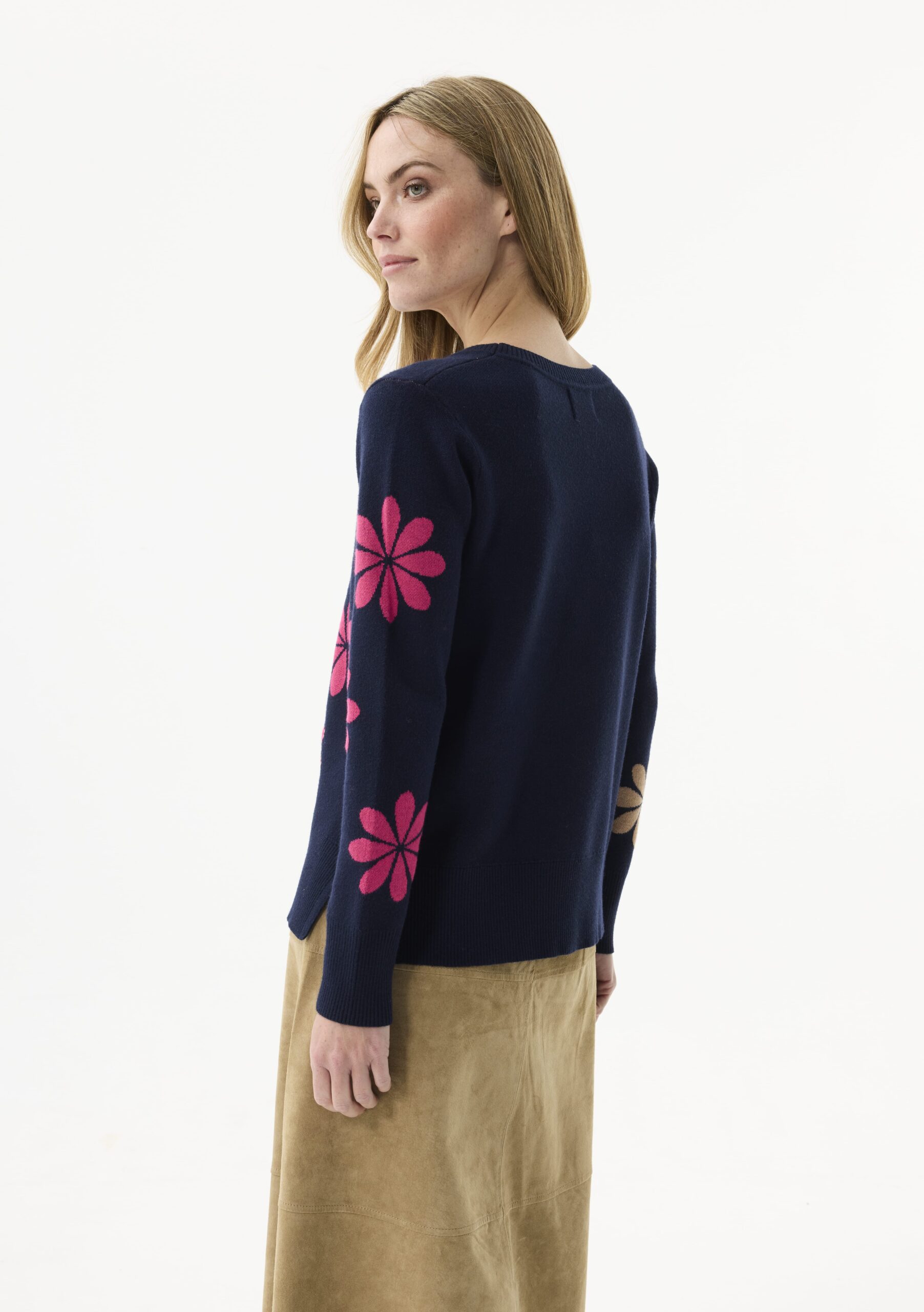 סריג עם דוגמת פרחים צבעונית מבד חמים