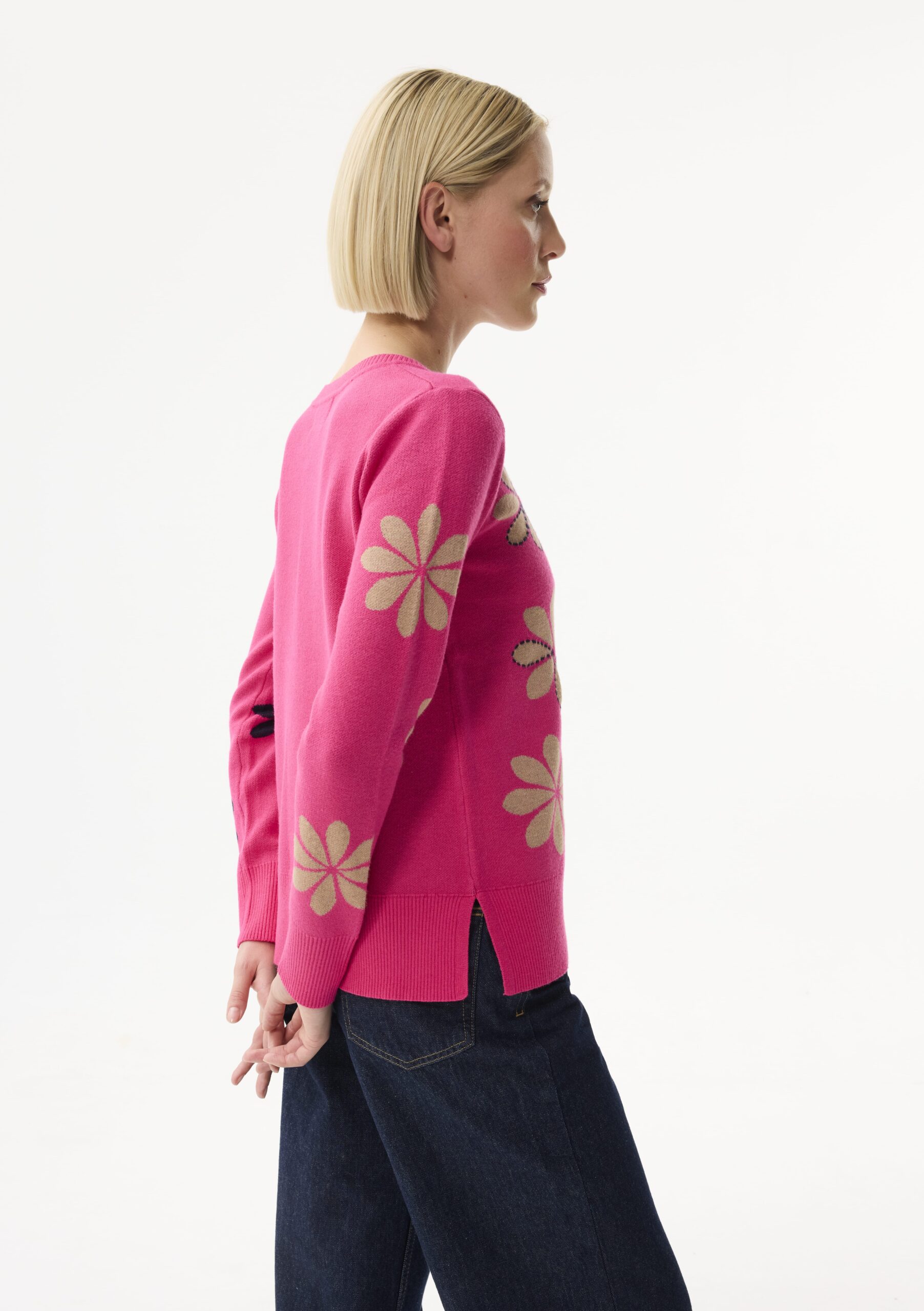 סריג עם דוגמת פרחים צבעונית מבד חמים