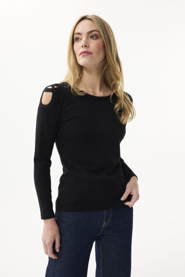 Sale 87 חולצה עם כתפיים פתוחות מבד סריג