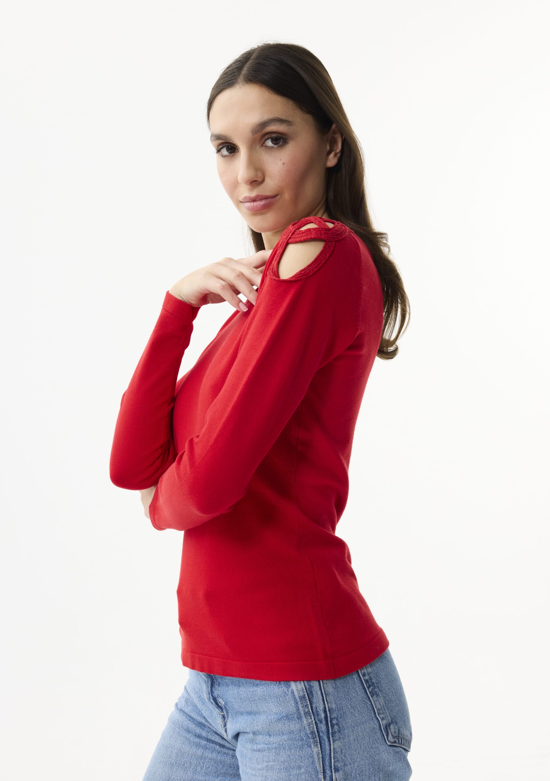 חולצה עם כתפיים פתוחות מבד סריג