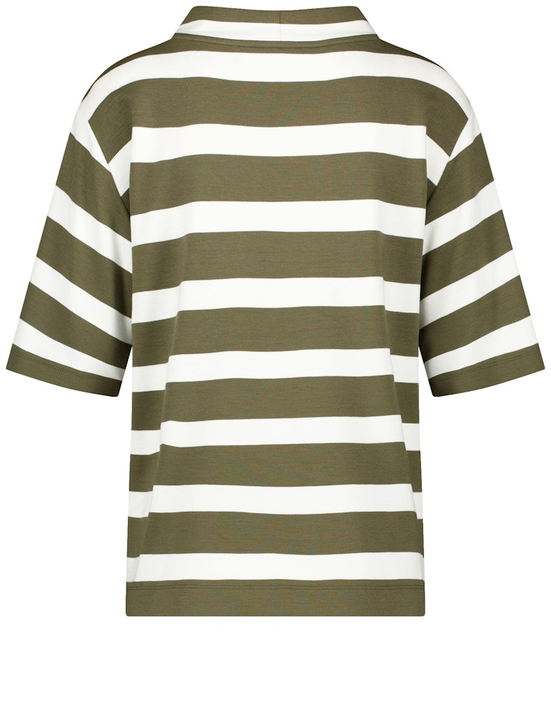 חולצה מכופתרת