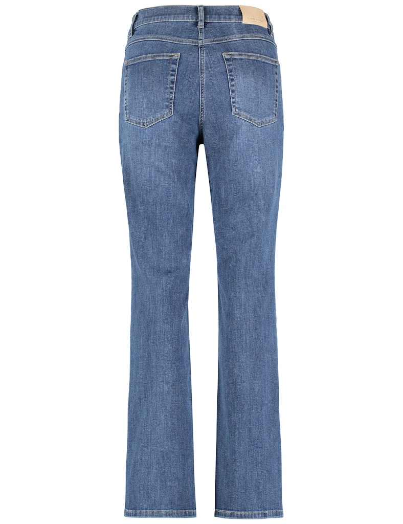 ג’ינס קלאסי בגזרה מתרחבת לנשים