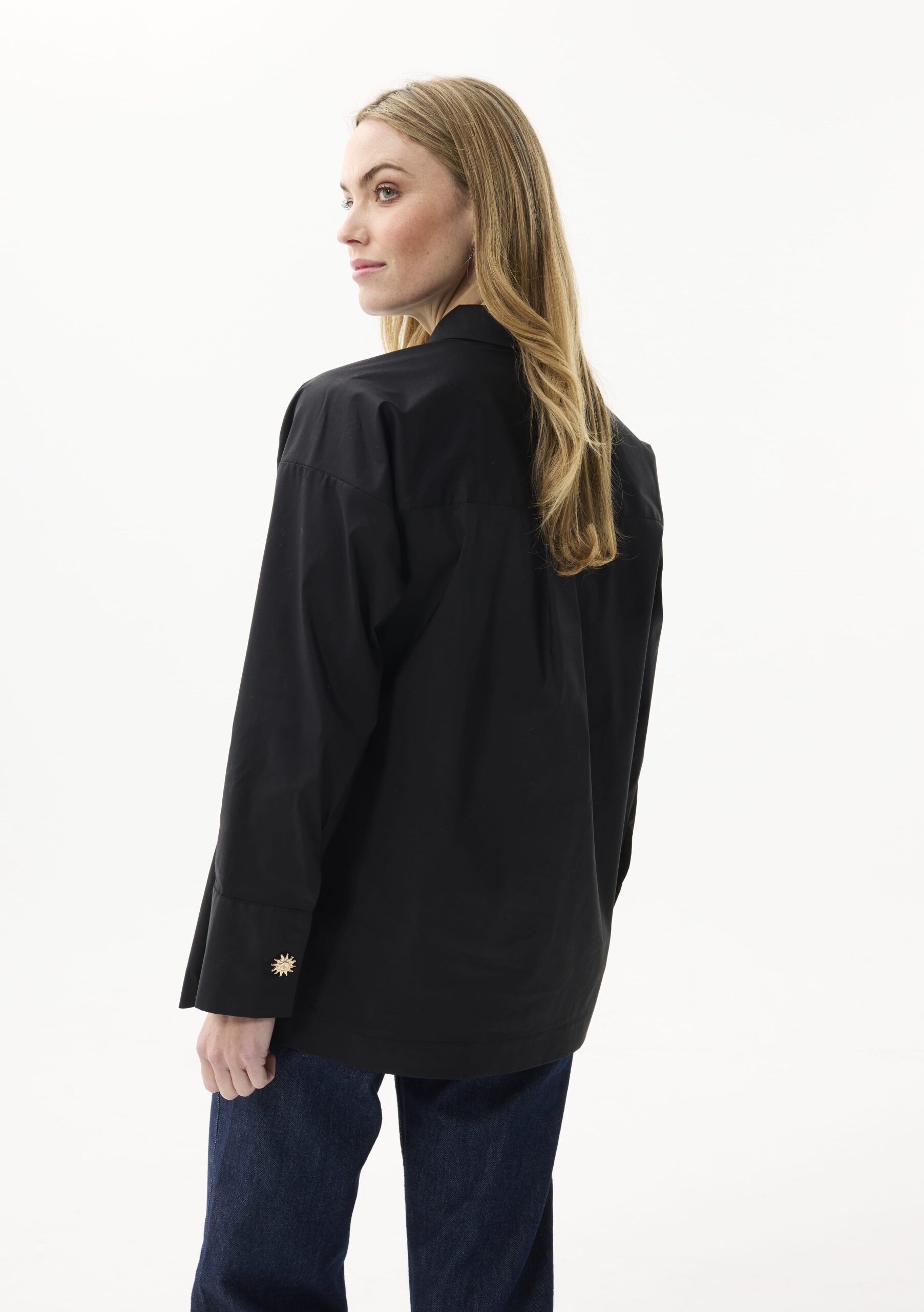 חולצה מכופתרת קלאסית מבד אלגנט