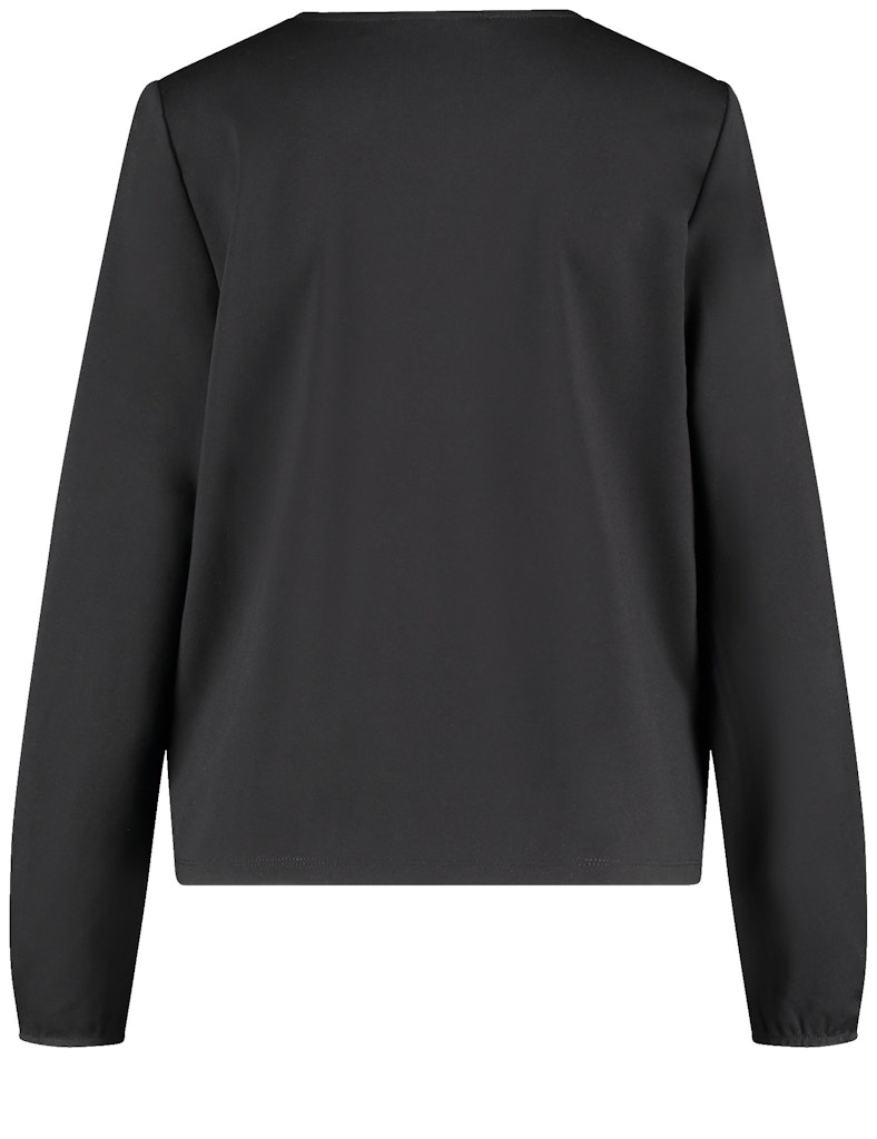 חולצת שיק שחורה