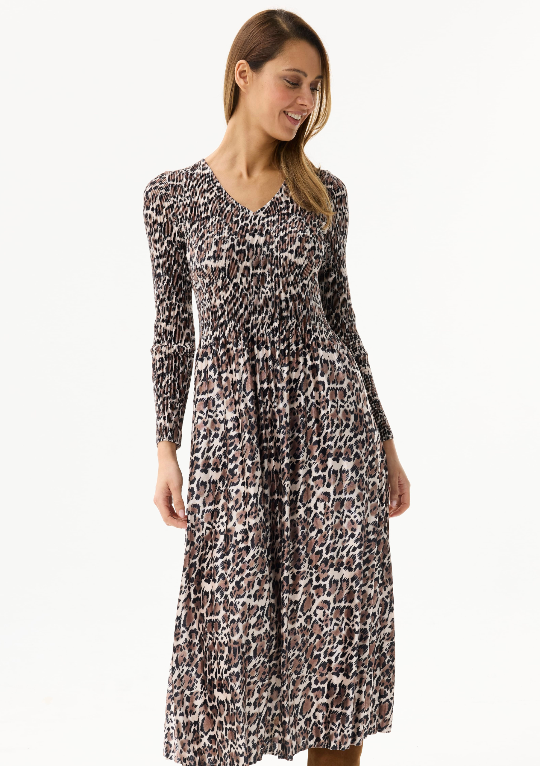 שמלת מקסי מנומרת מבד נעים ונשפך