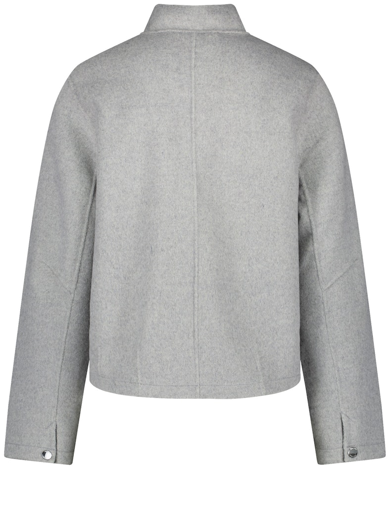 ג׳קט קצר מצמר מחמם עם כיסים קדמיים