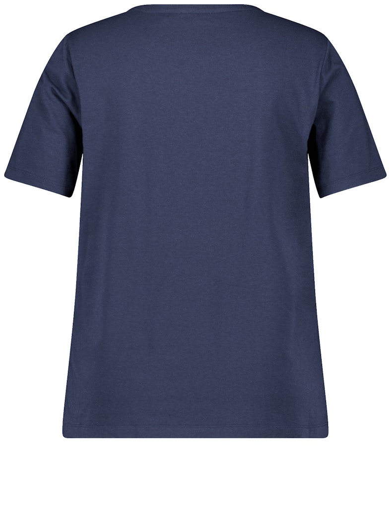 טי-שירט כחולה רכה עם הדפס פרח צבעוני