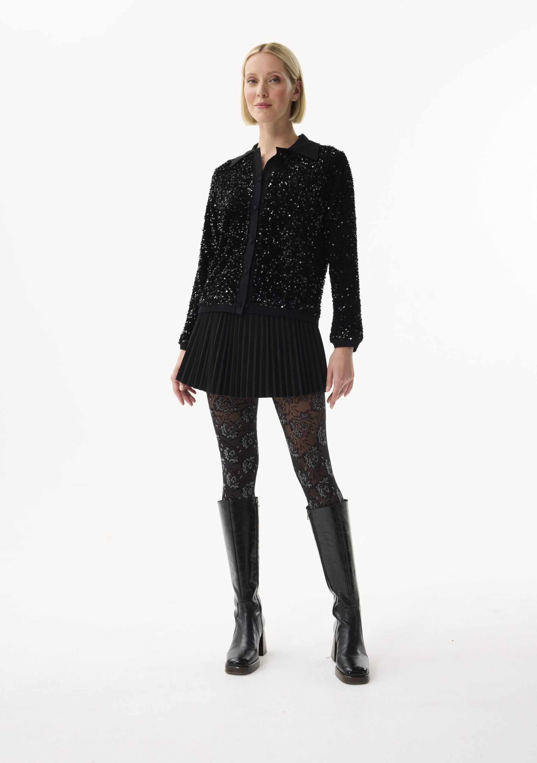 ג׳קט סריג שחור מבד גמיש עם פאייטים מנצנצים