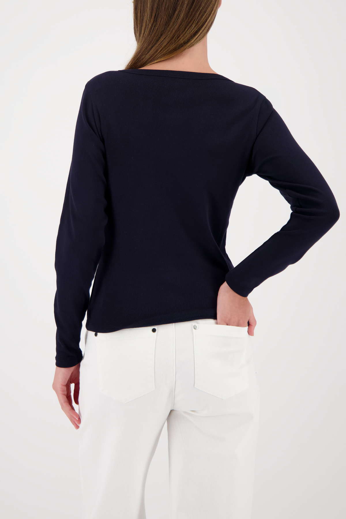 חולצת טי עם כפתורים יוקרתיים