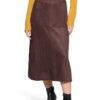 BETTY-BARCLA_261_7410_261-94741178_3 חצאית מידי חומה במראה עור